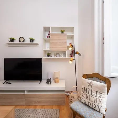 Tinel Apartment